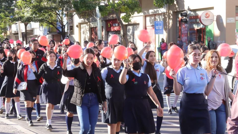 Sector Salud realiza marcha para conmemorar el día mundial de la Lucha contra el VIH/SIDA
