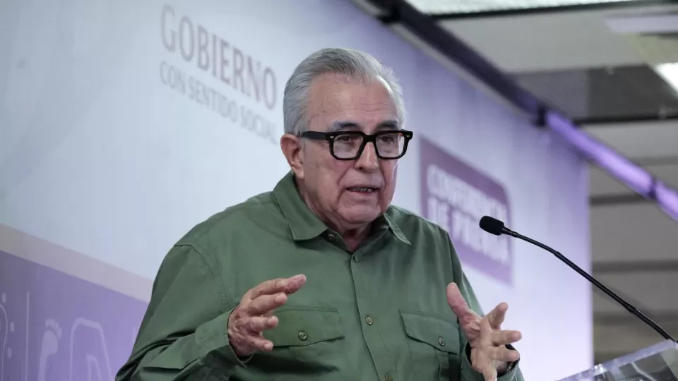Reconversión de planteles permitirá a cientos de jóvenes sinaloenses estudiar el bachillerato: Rocha Moya
