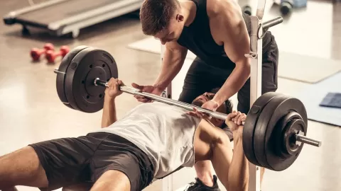 Ojo con las rutinas fitness en redes sociales; hay que asegurarse que las realice una persona capacitada