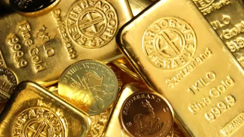 Oro: su mayor desplome en una década, ¿por qué los bancos centrales siguen acumulando reservas?