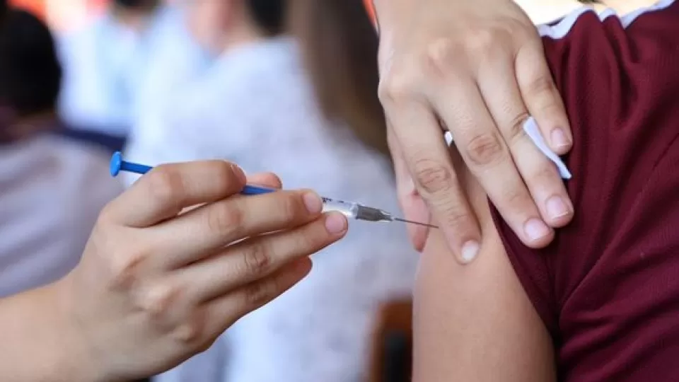 Invierno 2025: El poder de las vacunas, tu escudo esencial contra los virus respiratorios