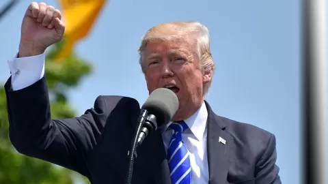 Trump apunta a 2028: ¿un tercer mandato presidencial 'ideal' desafiando la Constitución?