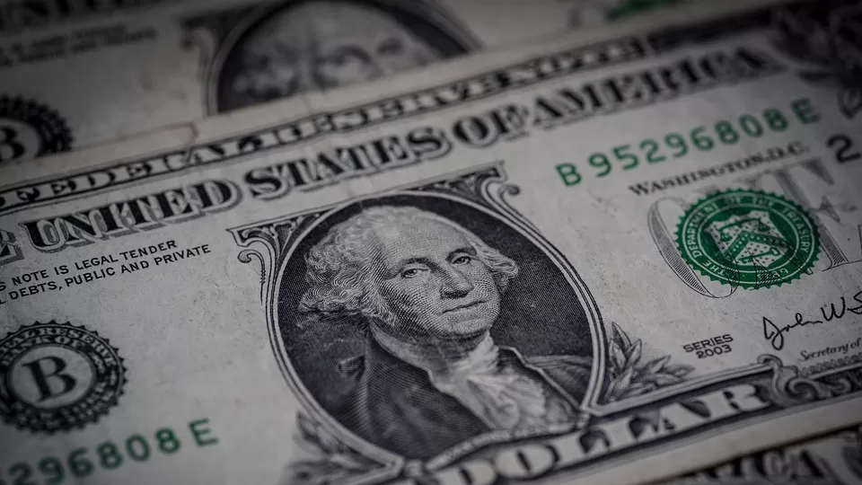 Dólar hoy 30 de octubre: peso mexicano cede terreno ante incertidumbre económica