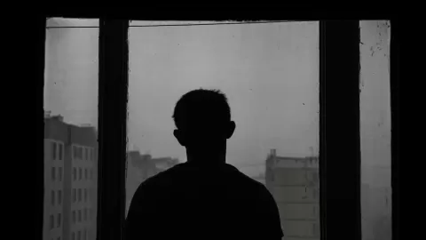 Salud mental en jaque: la preocupante alza de trastornos emocionales entre jóvenes y trabajadores