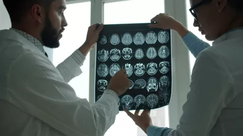 Hito médico: Identifican nueva enfermedad neurológica ultrarrara con solo 13 casos en el mundo