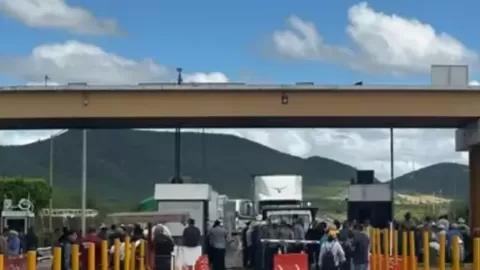 Megabloqueo Nacional 24 de Noviembre: Miles de Afectados por Cierre de Vías Clave y Aduanas en México