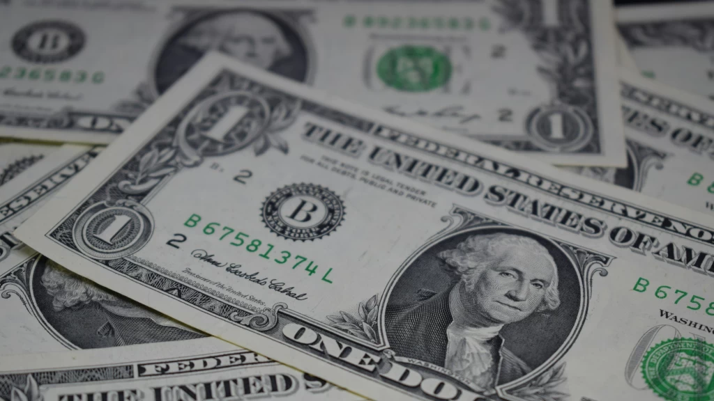El Peso Mexicano Vuela: Alcanza su Nivel Más Alto de 2025 ante Dólar y Rompe Barrera Clave