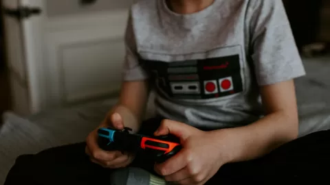 Sheinbaum Cancela Impuesto a Videojuegos Violentos; Prioriza Concientización y Salud Mental en Jóvenes