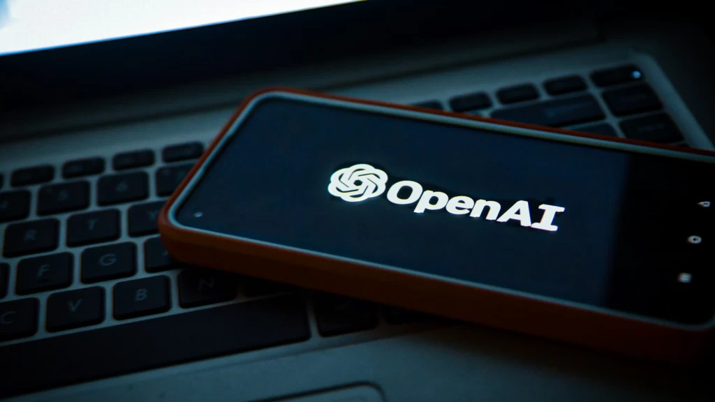 La Voz Reimaginada: OpenAI Posiciona el Audio como Interfaz Central para 2026, Dispositivos Sin Pantalla en el Horizonte