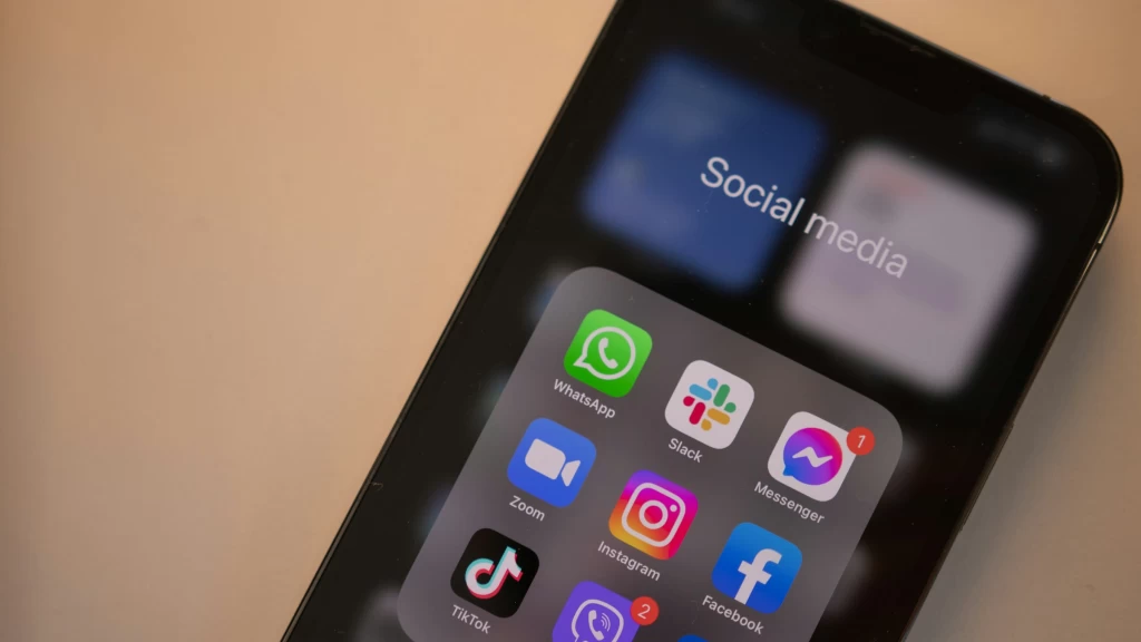 El 2016 Regresa: La Tendencia Viral que Invade las Redes Sociales en 2026 con un Homenaje a la Nostalgia y los Momentos Felices