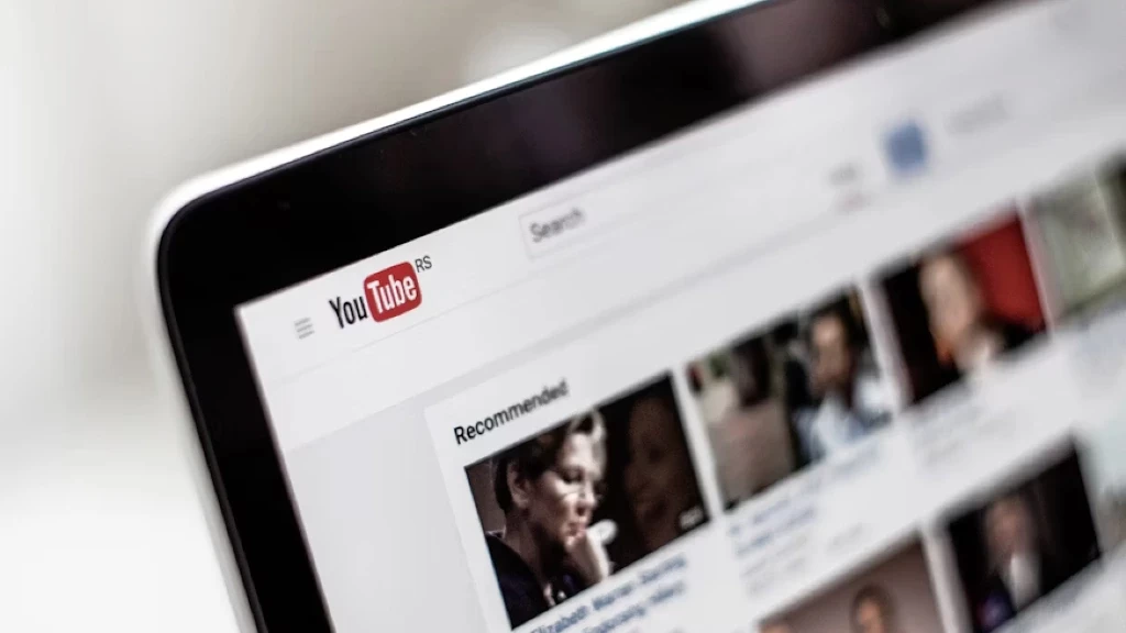 YouTube: ¿El Nuevo 'Sistema Operativo' de la Cultura Global? Neal Mohan Redefine el Futuro Digital