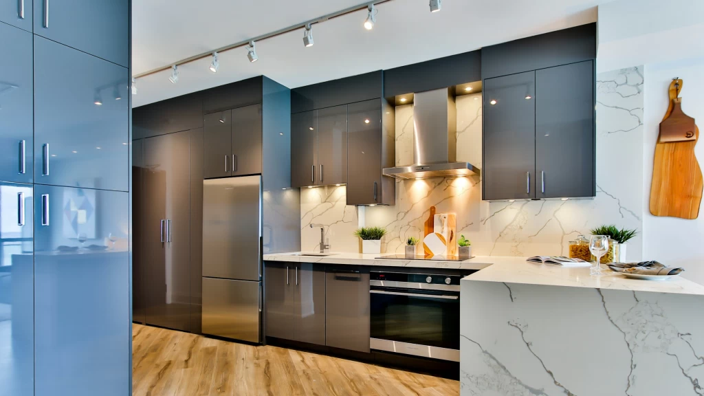 ¡Adiós, islas de cocina! Las penínsulas regresan como la tendencia estrella en diseño interior: versatilidad, elegancia y funcionalidad redefinen tu espacio