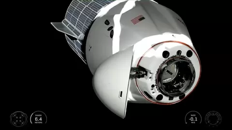 ÉxMisión Crew-12 de NASA y SpaceX Se Acopla a la EEI tras 34 Horas de Viaje; Reemplazo por Emergencia Médica