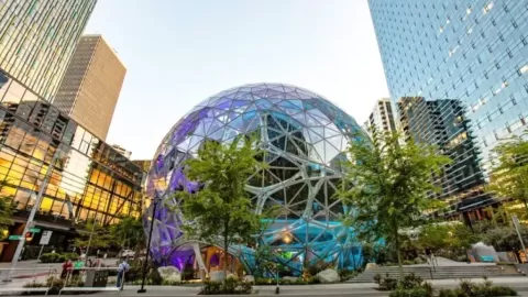 Amazon: Caída del 11% en Bolsa tras Apuesta Monumental de $200 Mil Millones en IA y Satélites que Sacude Wall Street