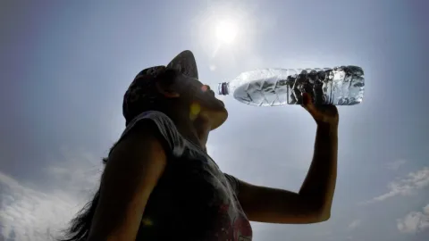 Sinaloa en Alerta: 10 Casos de Agotamiento por Calor Ante Ola de 43°C; Salud Urge Medidas Preventivas para Evitar Mayores Riesgos