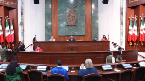 Avanza en el Congreso de Sinaloa dictamen para fortalecer permisos de paternidad y derechos de familias adoptivas