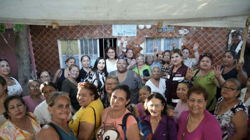 “Las manos que nadie ve”: Tere Guerra reconoce a mujeres empacadoras en su recorrido por Mazatlán