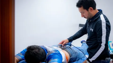 ¡No ignores el dolor! Especialista UAS advierte: postergar rehabilitación puede causar secuelas permanentes y dolor crónico