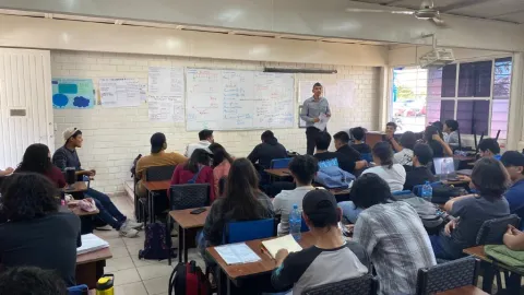 Revolución Inclusiva: Sinaloense Crea Tecnología Innovadora para Aprender Lengua de Señas Mexicana y Romper Barreras Educativas