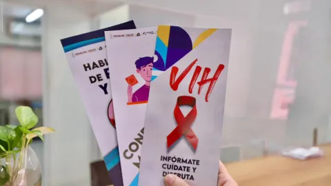 Recortes Financieros de EE.UU. Amenazan Avances contra el VIH, Previendo Millones de Nuevas Infecciones para 2030