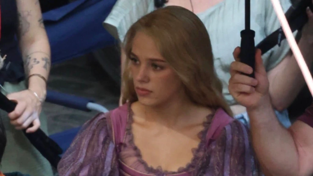 Primer Vistazo del Live Action de 'Enredados': Así Lucen Teagan Croft como Rapunzel y Milo Manheim como Flynn Rider