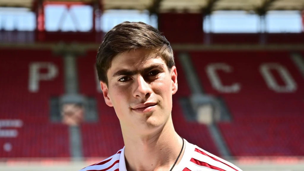 Armando 'La Hormiga' González Sella su Fichaje con el Olympiacos de Grecia